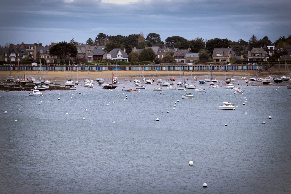 vue d'n port en Bretagne