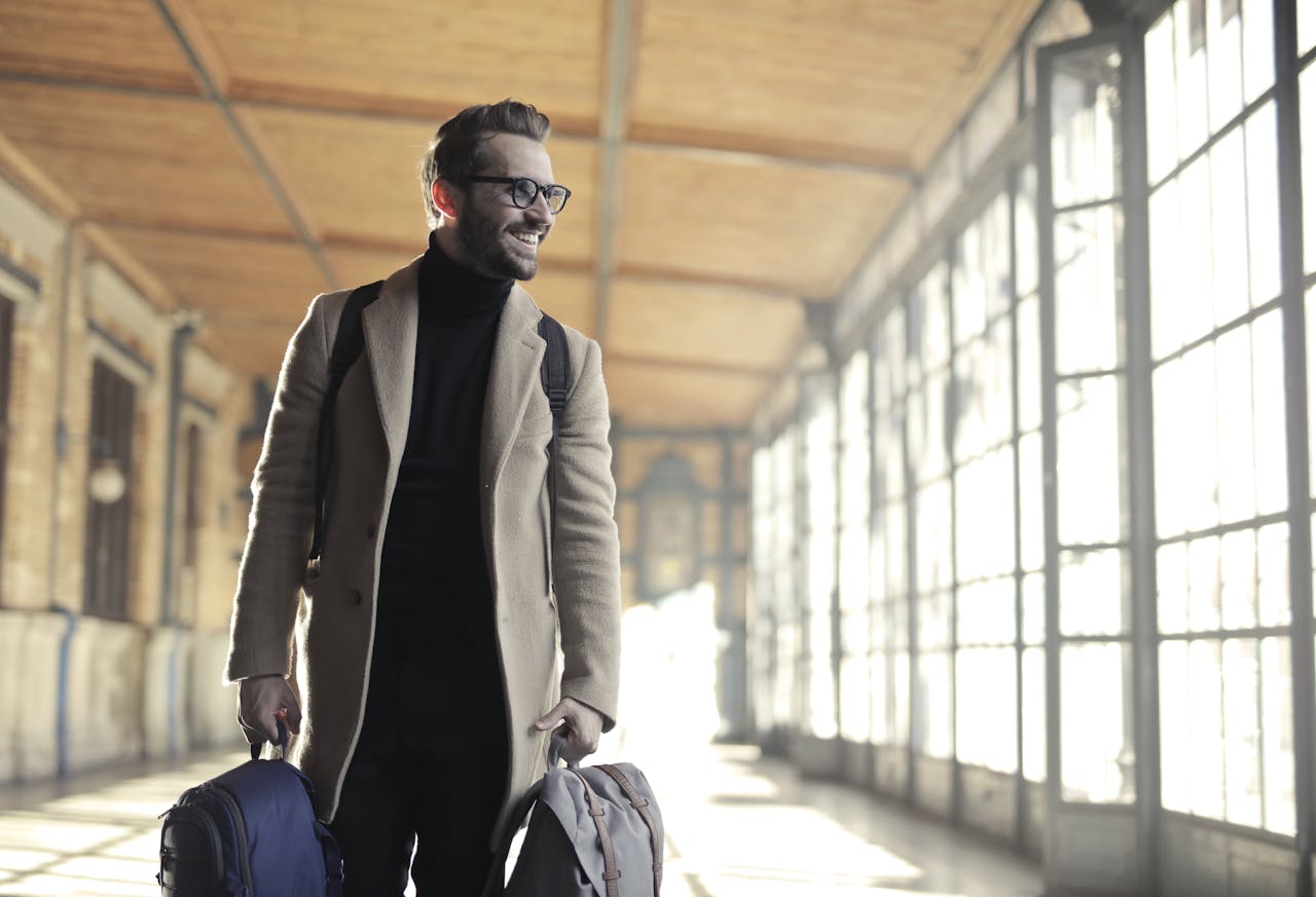 un homme en voyage